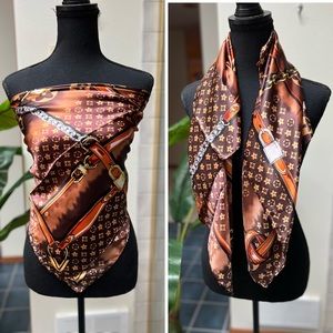 Luxury print scarf. New